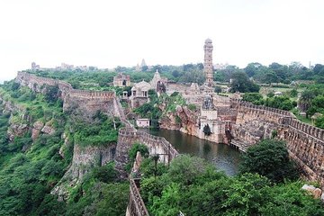 top places to see on udaipur to chittorgarh trip