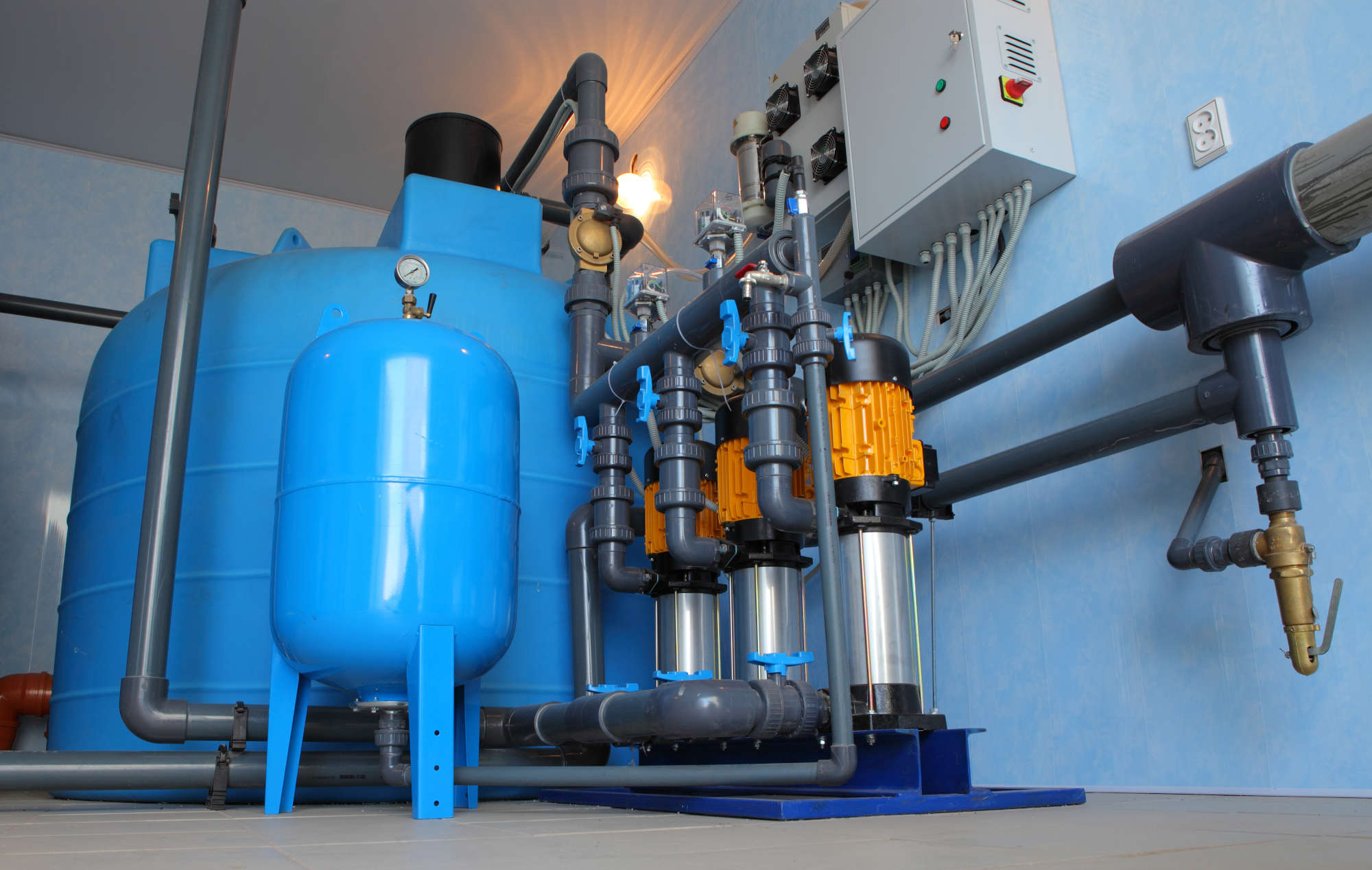 what are the benefits of installing a pool heat pump?